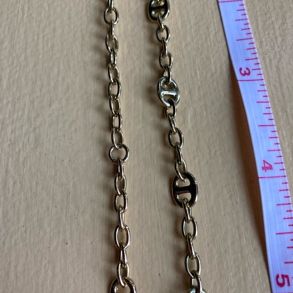 DONATED Goldtone stirrup-design long chain necklace - Picture 5 of 6